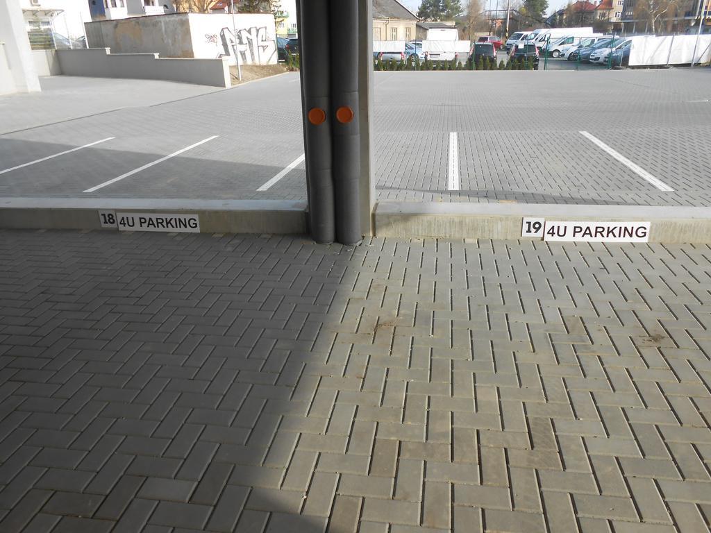 Apartments 4U Center + Free Parking Olomouc Exterior foto